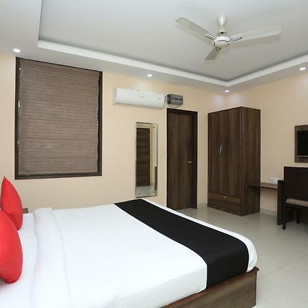 Bilberry Hotel Rewāri Екстериор снимка
