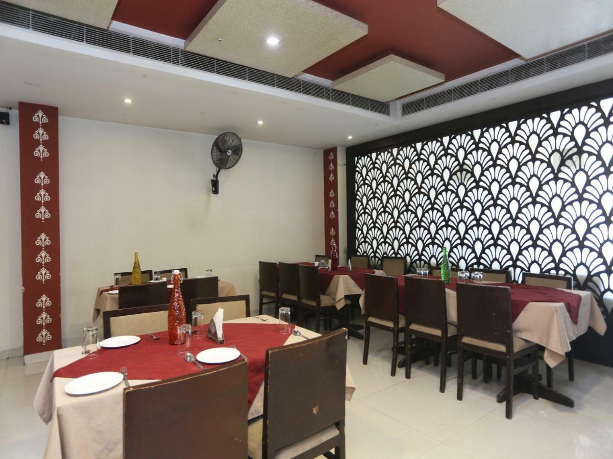 Bilberry Hotel Rewāri Екстериор снимка
