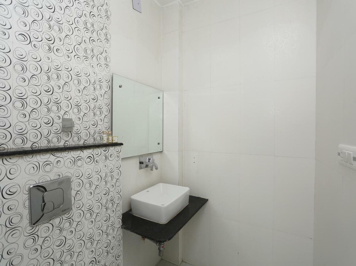 Bilberry Hotel Rewāri Екстериор снимка