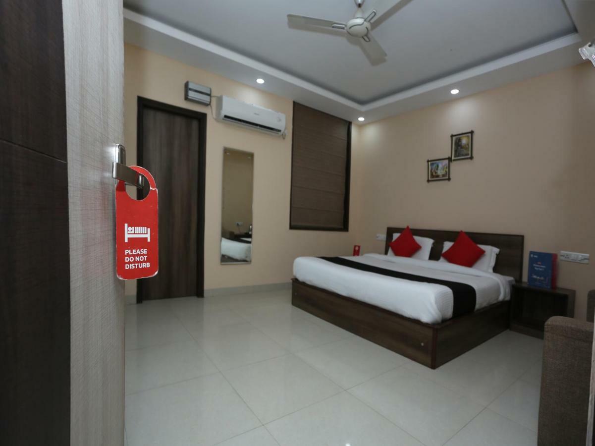 Bilberry Hotel Rewāri Екстериор снимка