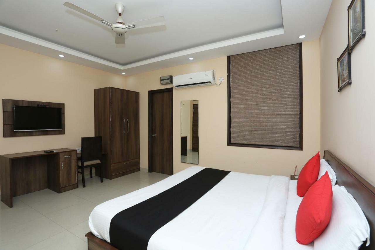 Bilberry Hotel Rewāri Екстериор снимка